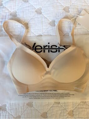 VERISH COOL FIT BRA VOLUME FIT IN SIZE SMALL, COLOR BEIGE